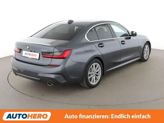 BMW 3 Series view 6
