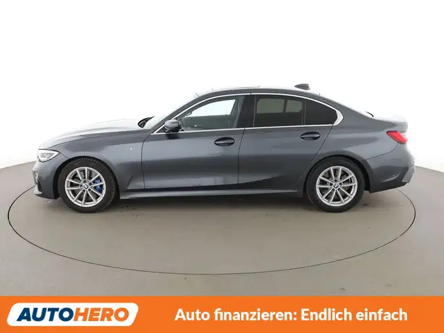 BMW 3 Series view 3