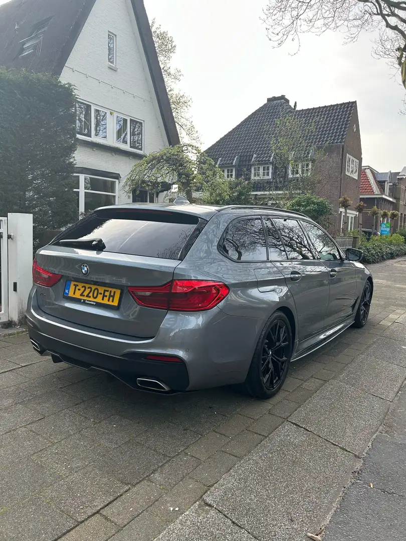 BMW 540 540d xD High Exe. M-Performance Grey - 2