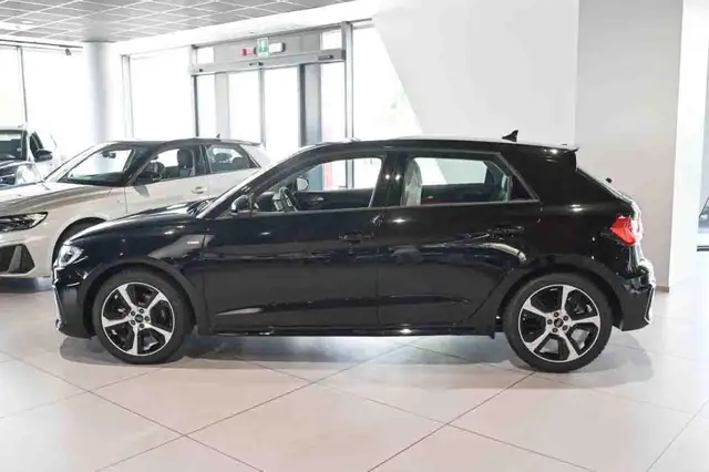 Audi A1 view 3