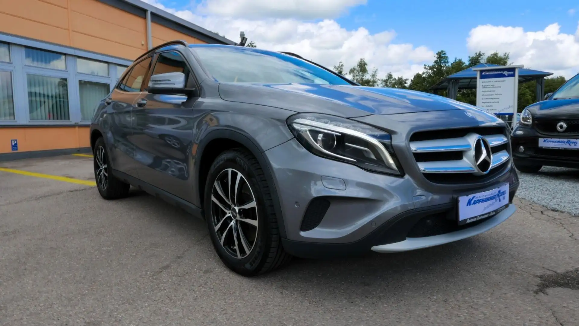 Mercedes-Benz GLA 250 4Matic/NAVI/Style/Automatik/PTS Gris - 2