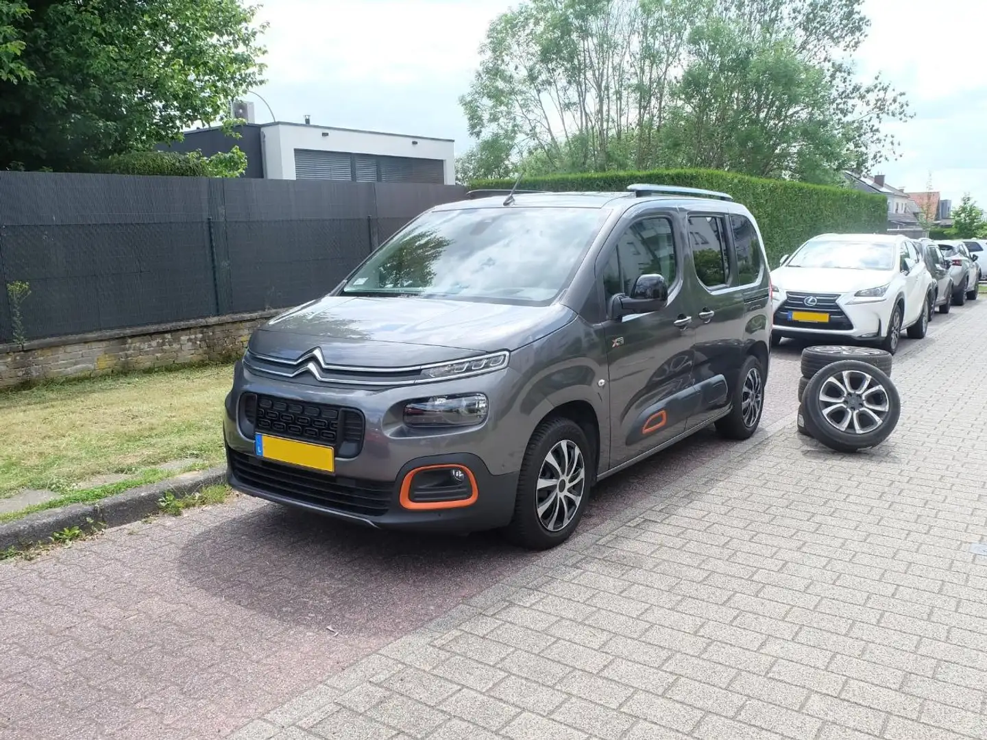 Citroen Berlingo Berlingo M PureTech 130 EAT8 FEEL Gris - 1