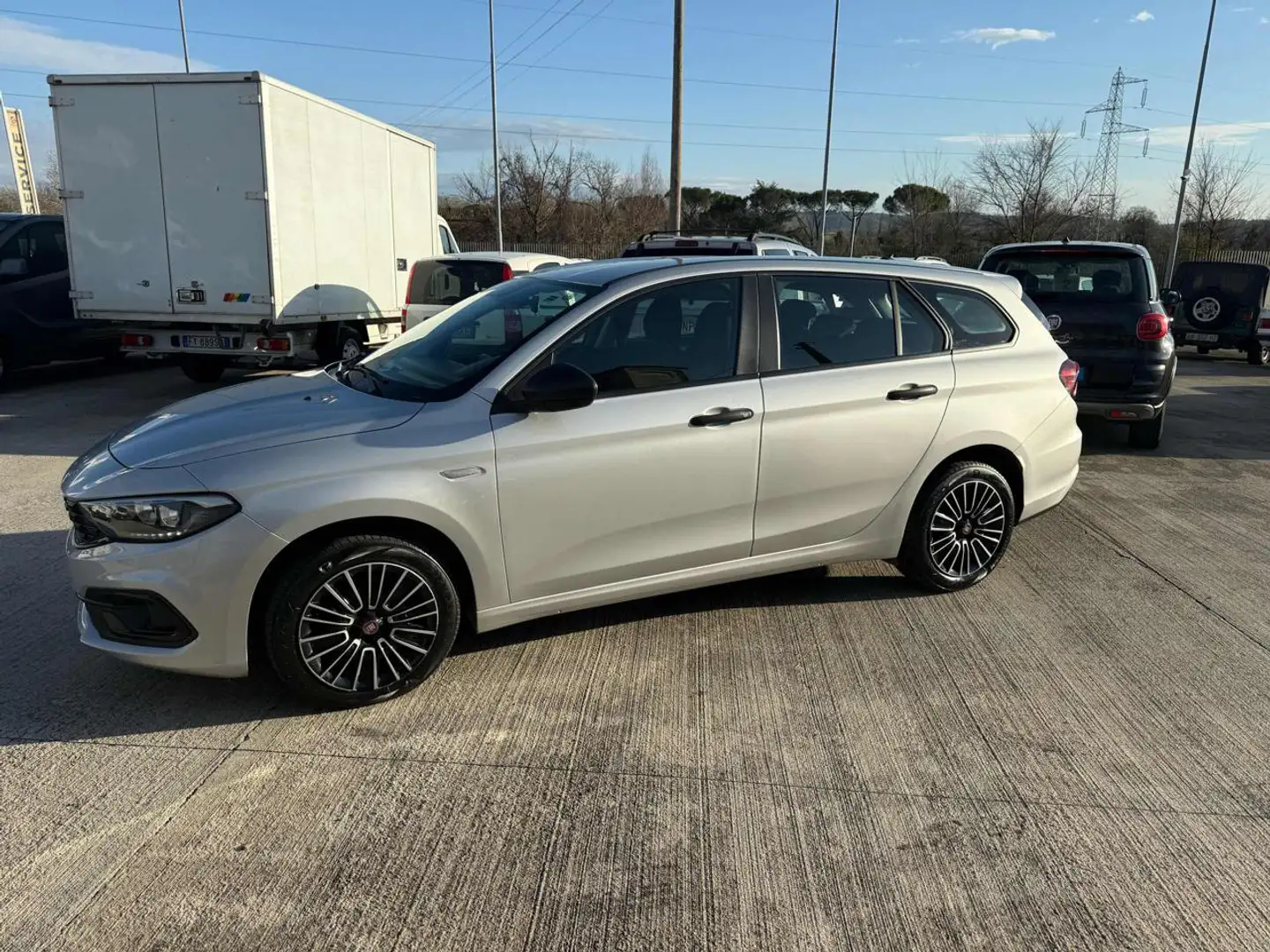 Fiat Tipo 1.6 Mjt S&S SW City Life Grau - 1