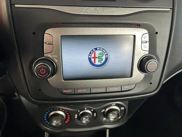 Alfa Romeo Mito view 11