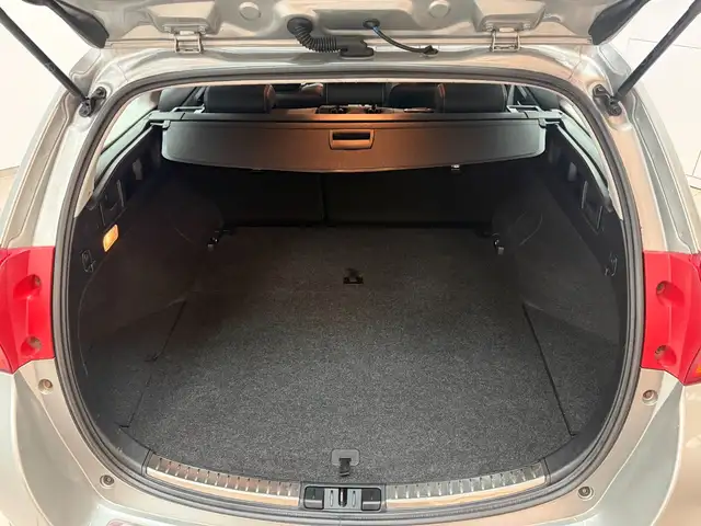 Toyota Auris view 16