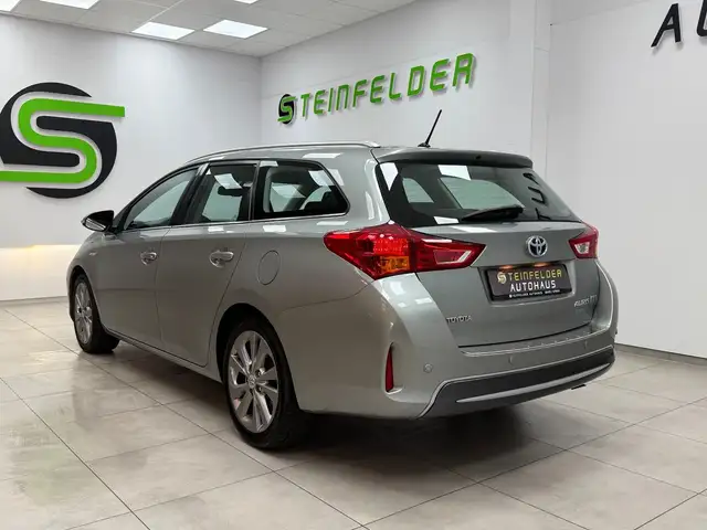 Toyota Auris view 5