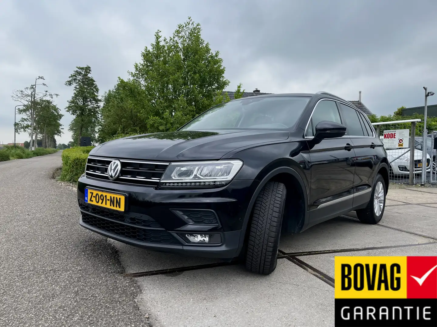 Volkswagen Tiguan 1.5 TSI Comfortline Business DAB | Carplay/Android Zwart - 1