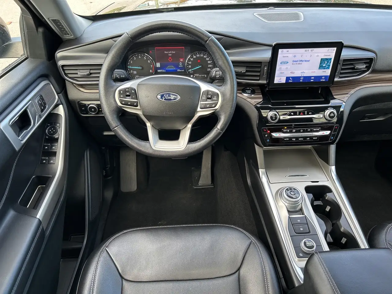 Ford Explorer снимка Ford Explorer