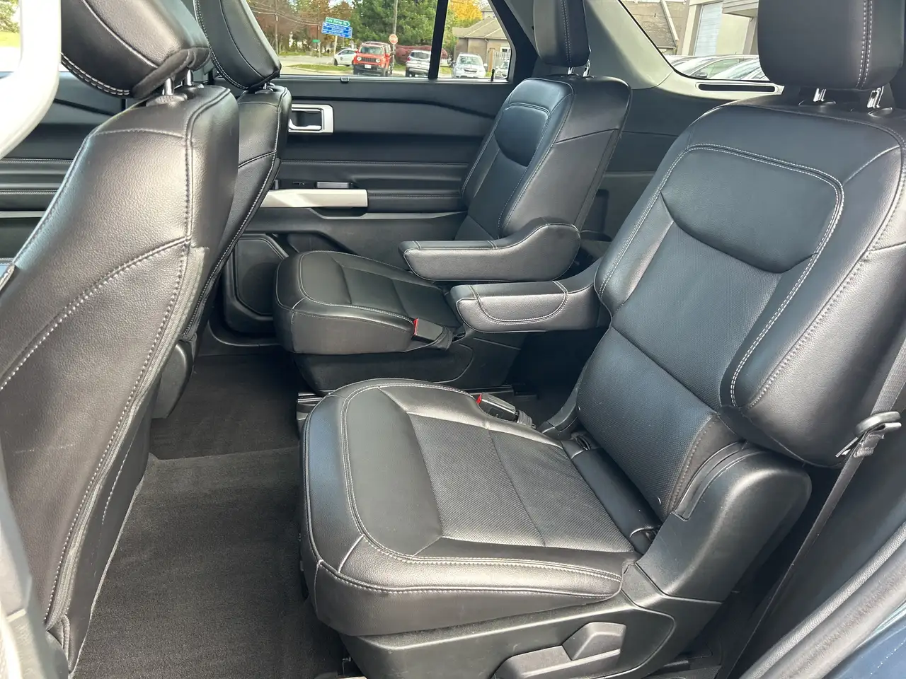 Ford Explorer снимка Ford Explorer