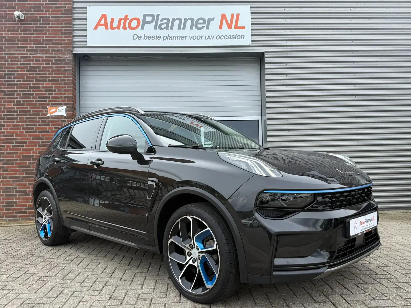 Lynk & Co 01 1.5 Plug-in Hybrid! 360°Camera! Pano! SOH 87,3% Schwarz - 1