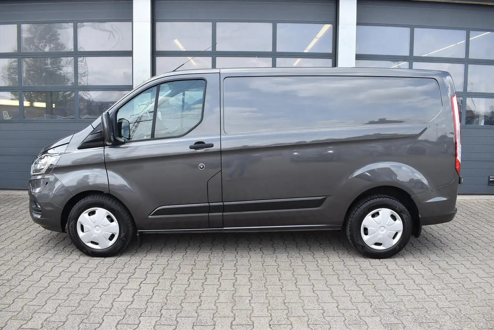 Ford Transit Custom GB 1.0 PHEV 125PK 340 L1H1 automaat Trend Grijs - 2