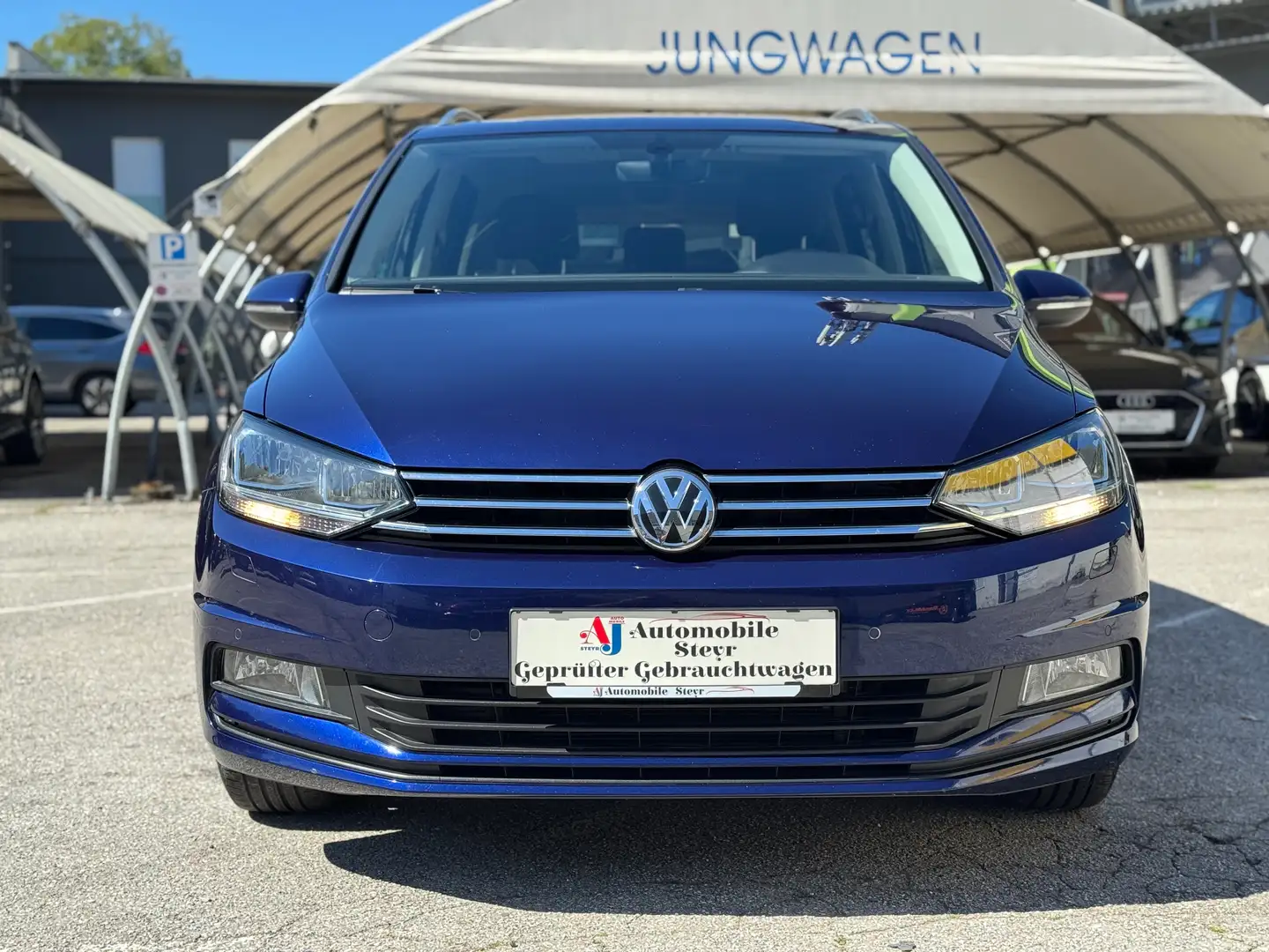 Volkswagen Touran Comfortline 1,6 SCR TDI+Navi+7 Sitze+Panoramadach Bleu - 2