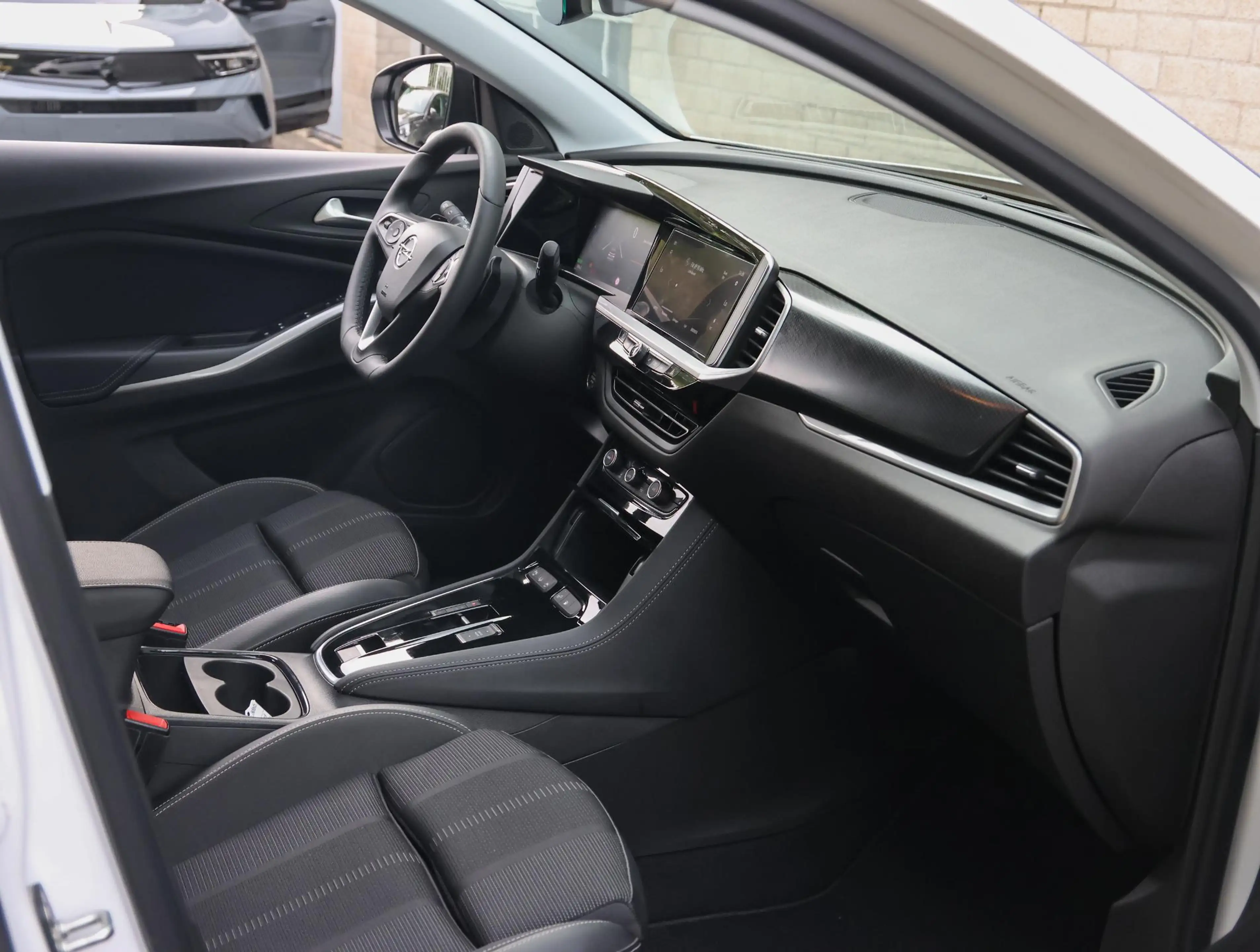 Opel Grandland 1.6 225pk Hybrid GS | Navigatie | Camera | Stoel- — photo 8