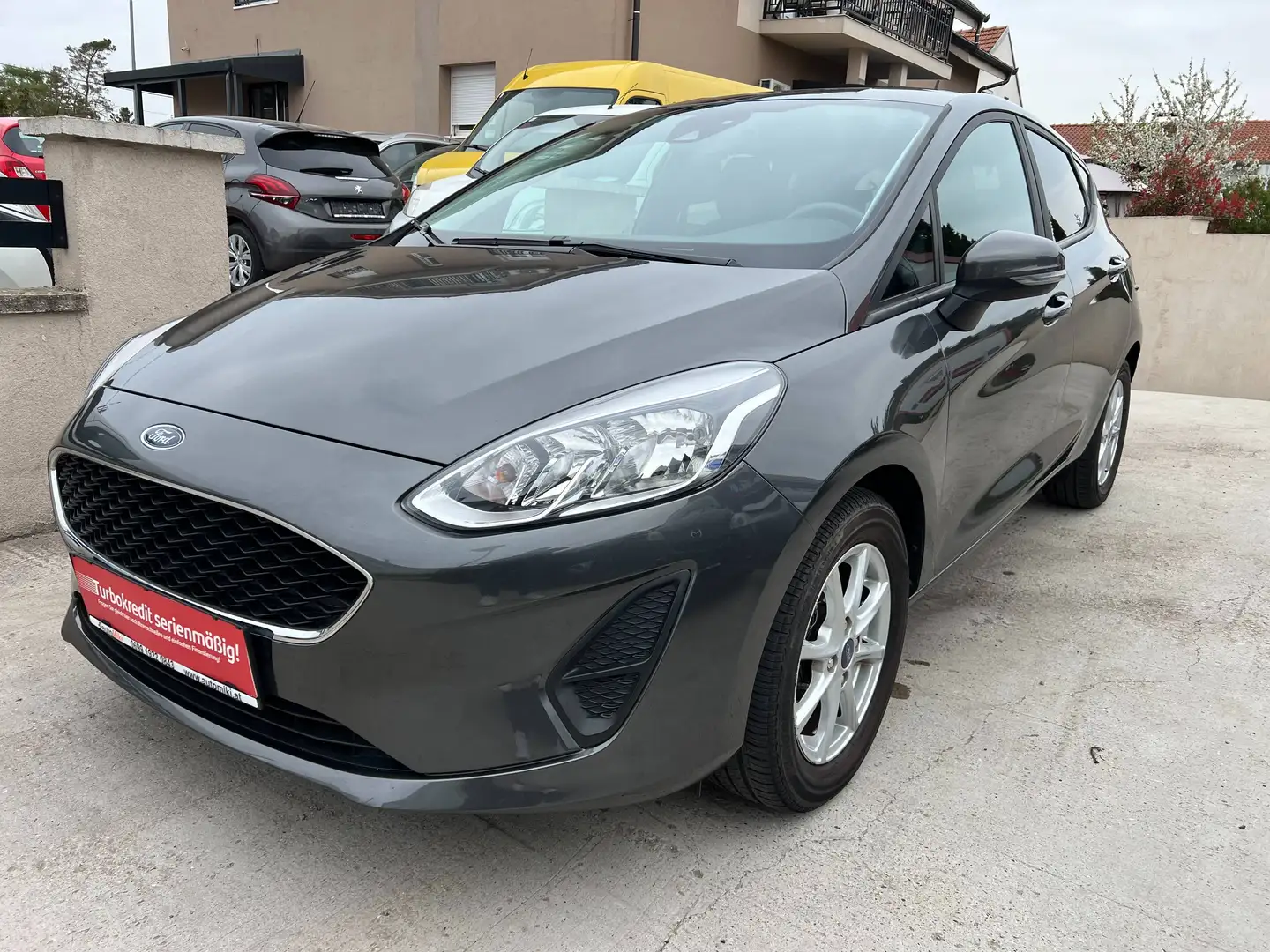 Ford Fiesta Trend 1,1 Grau - 1