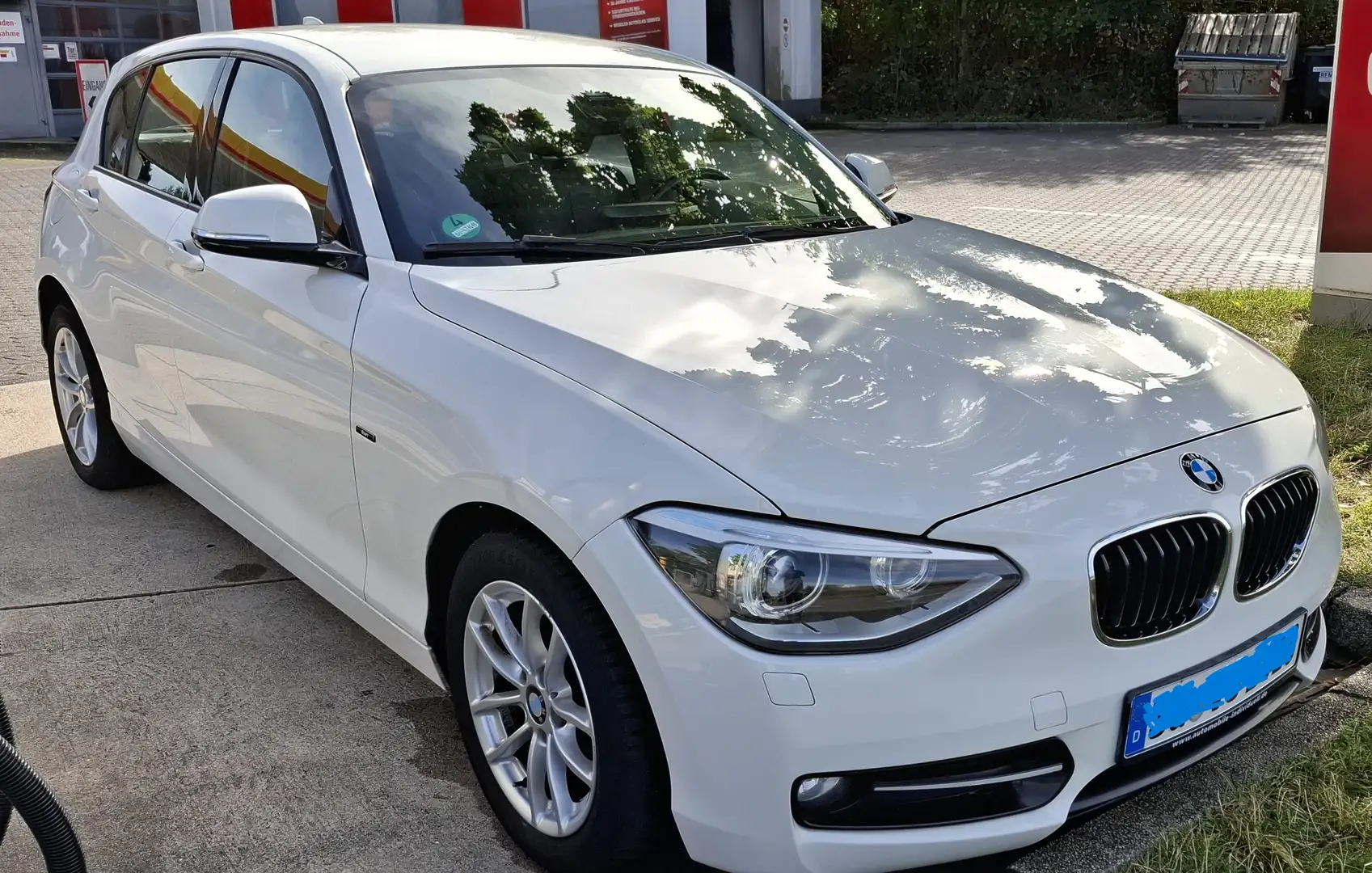 BMW 116 116 i Sport Line | Leder | Navi | Xenon Bílá - 1
