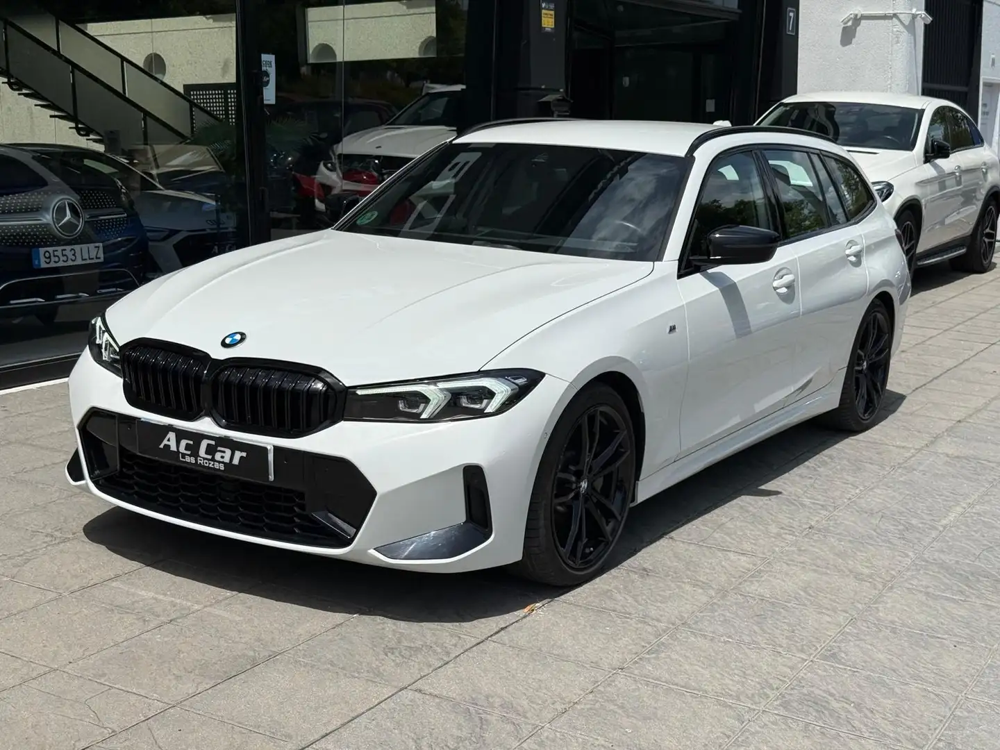 BMW 330 330iA Touring Blanco - 2