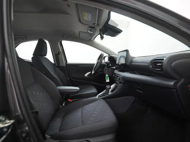 Toyota Yaris view 3
