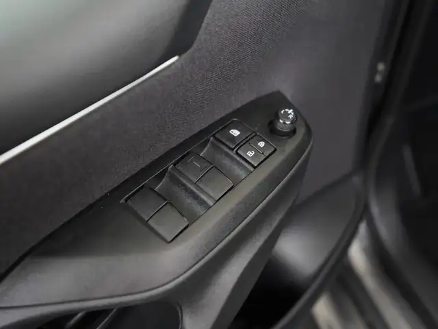 Toyota Yaris view 25