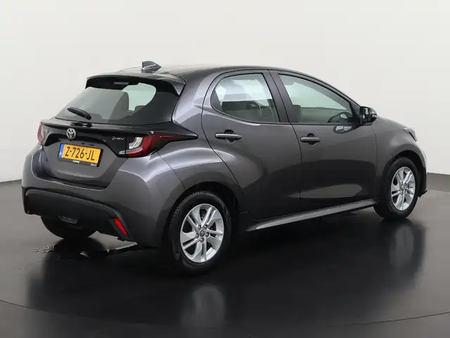 Toyota Yaris view 4