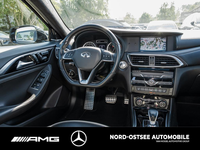 Infiniti Q30 2.0t SPORT AWD TEMPOMAT LED SHZ — photo 8