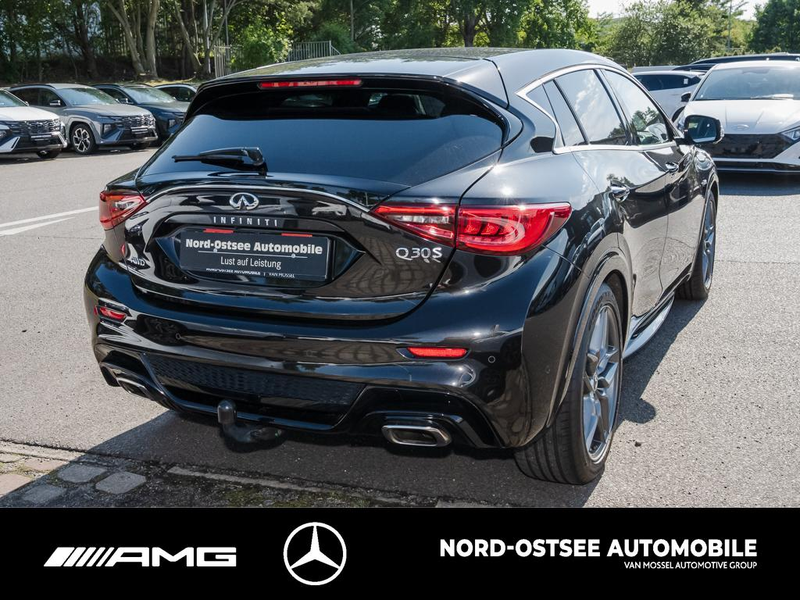 Infiniti Q30 2.0t SPORT AWD TEMPOMAT LED SHZ — photo 4