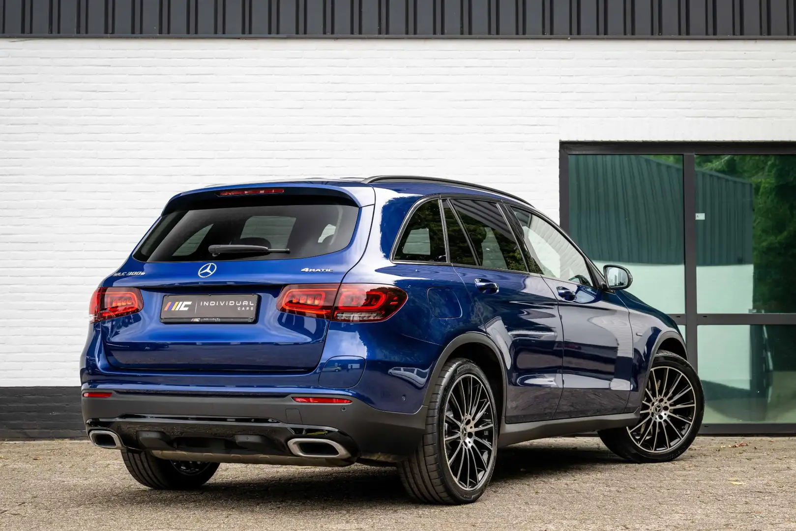 Mercedes-Benz GLC 300 300e 4MATIC Premium Plus Airmatic Luchtv. Trekhaak Blauw - 2
