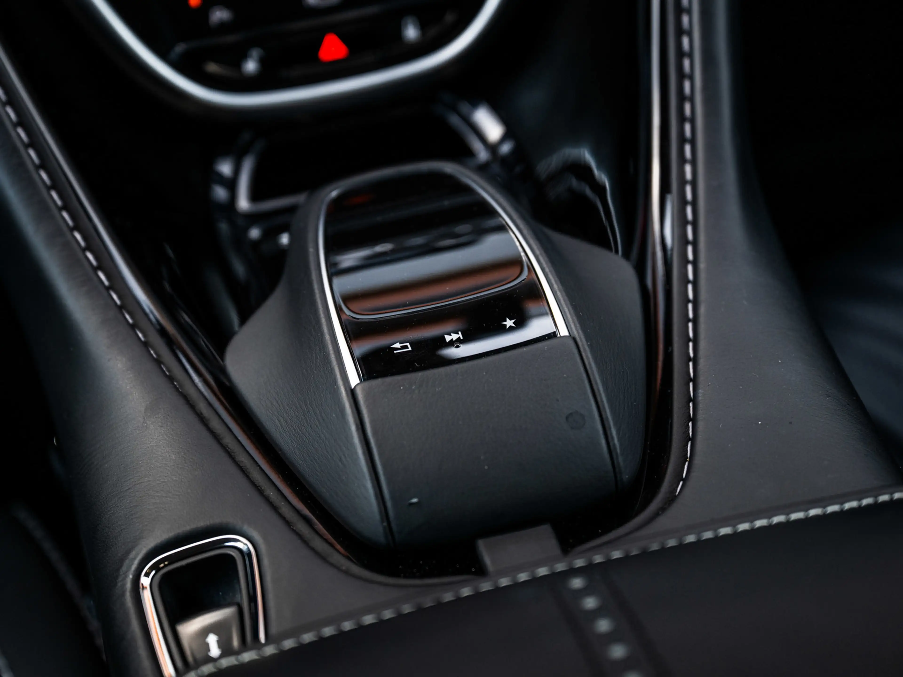 Aston Martin DB11 5.2 V12 Coupe | Dealer onderhouden — photo 11