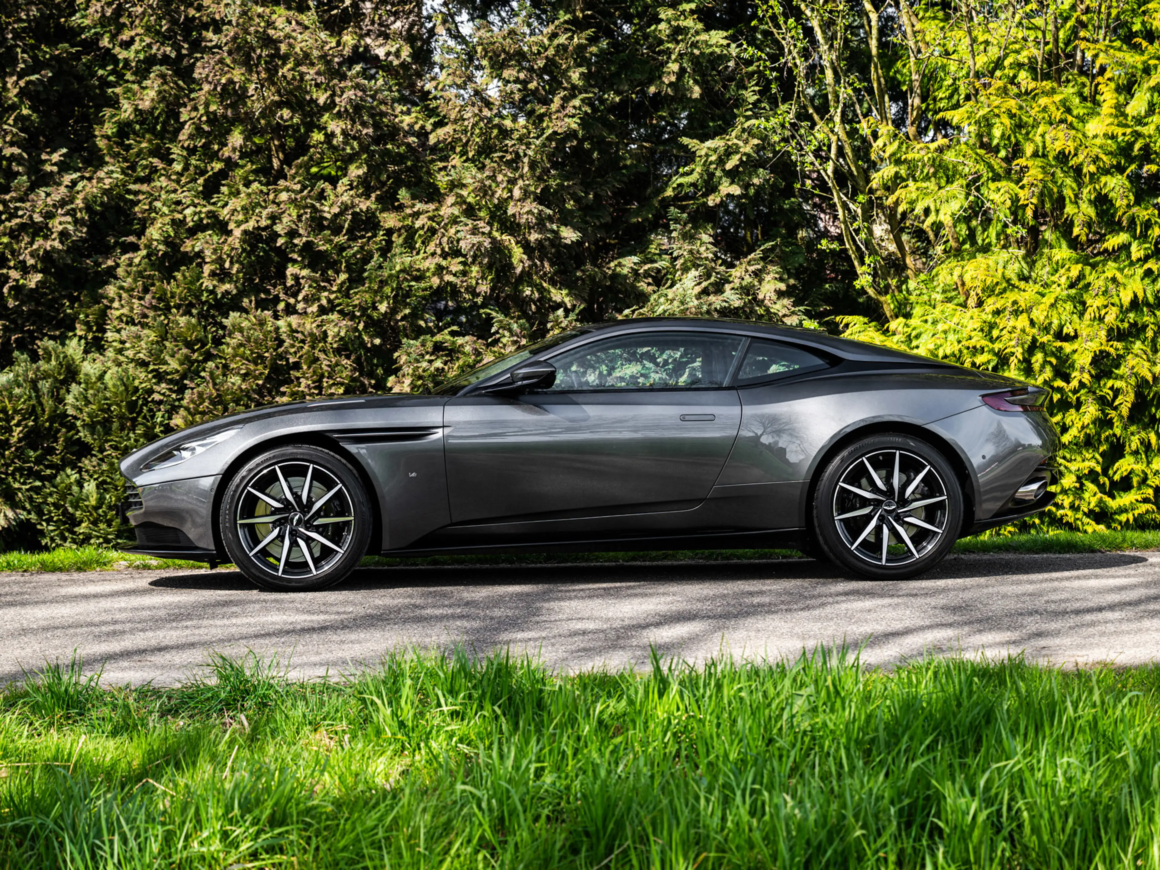 Aston Martin DB11 5.2 V12 Coupe | Dealer onderhouden — photo 4