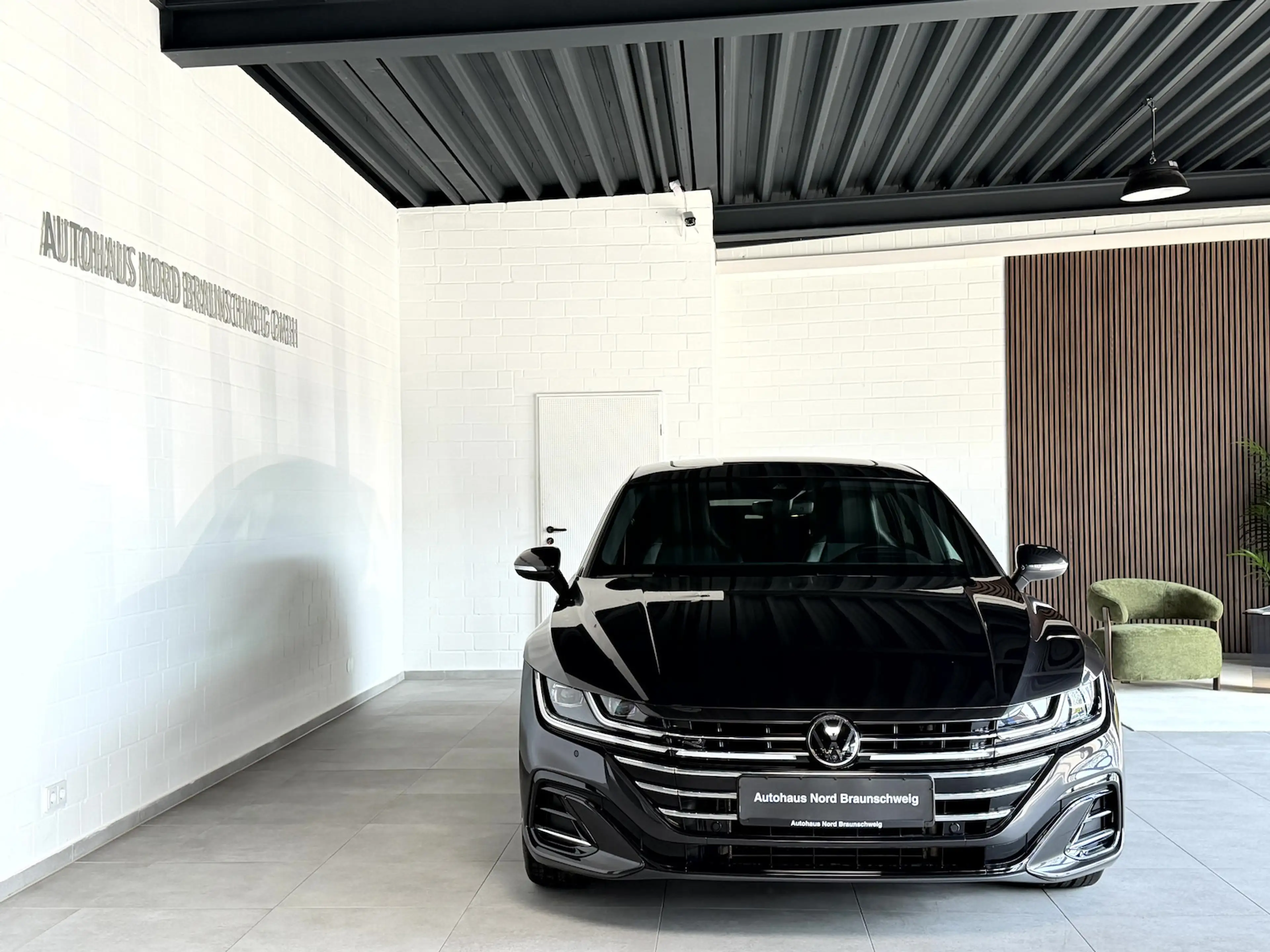 Volkswagen Arteon Shooting Brake 2.0TSI R Line*Pano*HUD*360* — photo 2