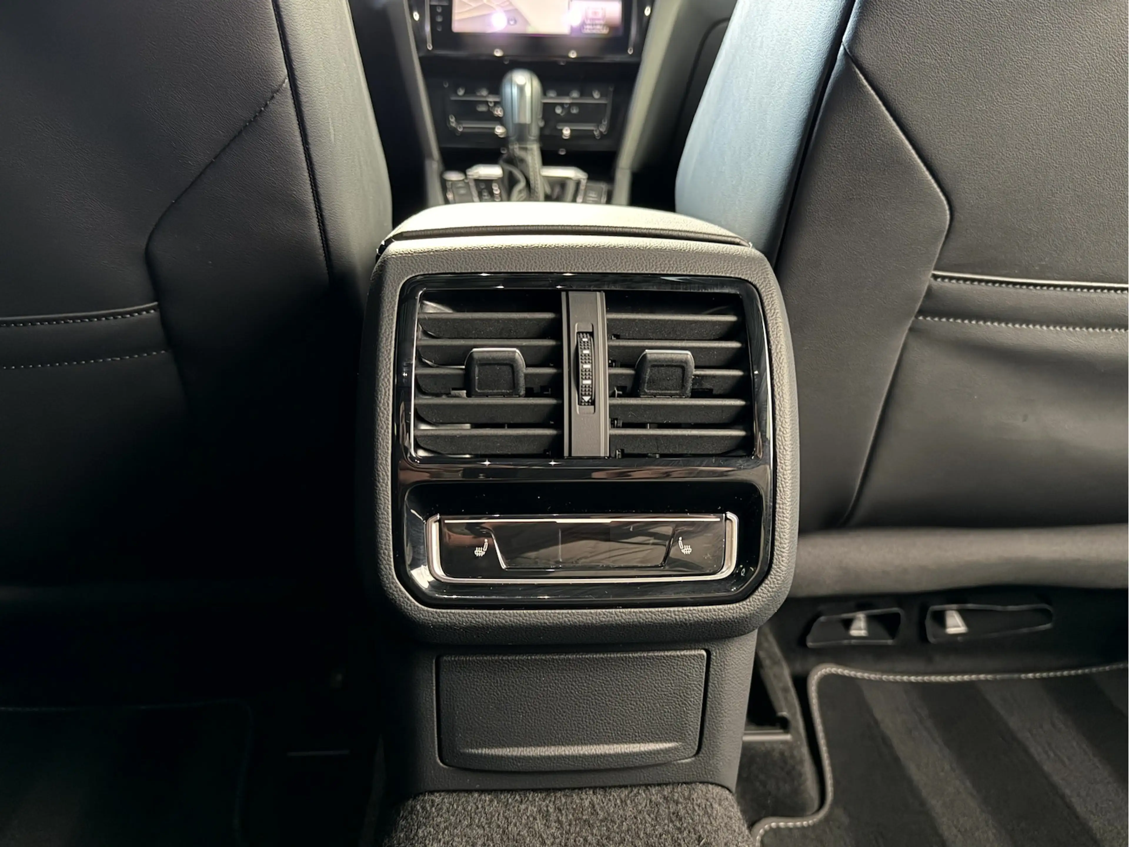 Volkswagen Arteon Shooting Brake 2.0TSI R Line*Pano*HUD*360* — photo 9