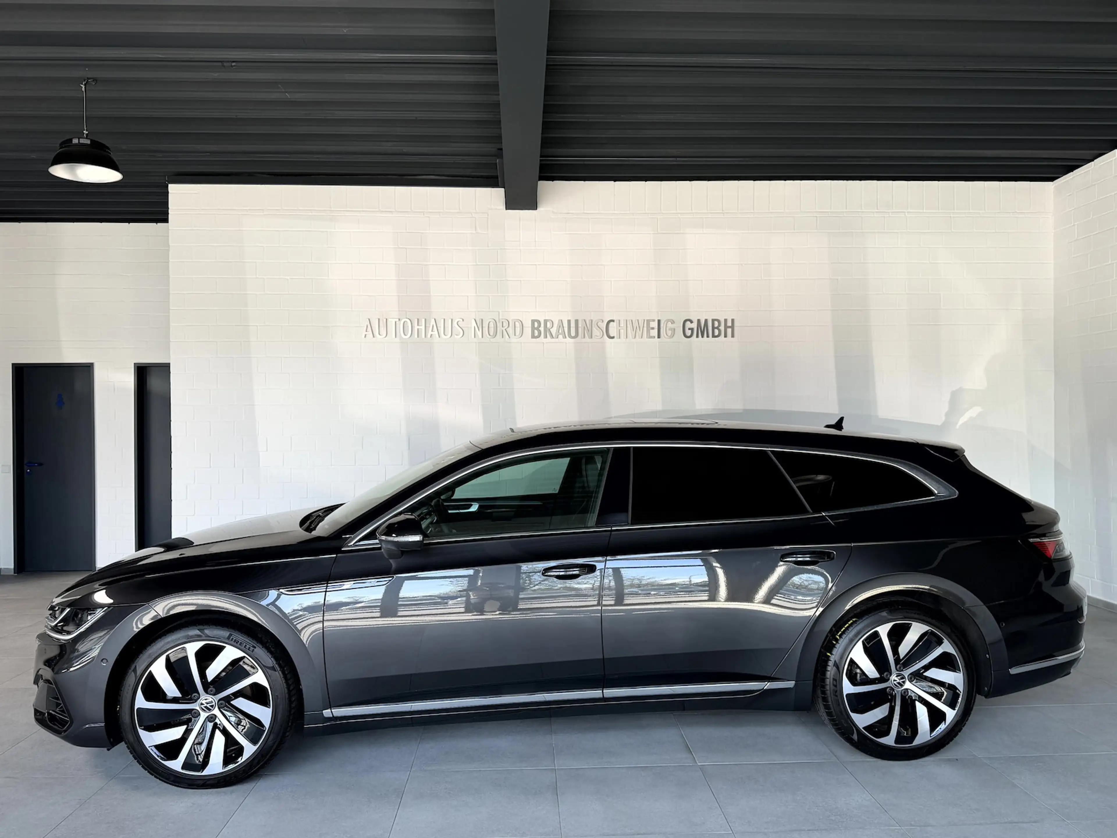 Volkswagen Arteon Shooting Brake 2.0TSI R Line*Pano*HUD*360* — photo 3