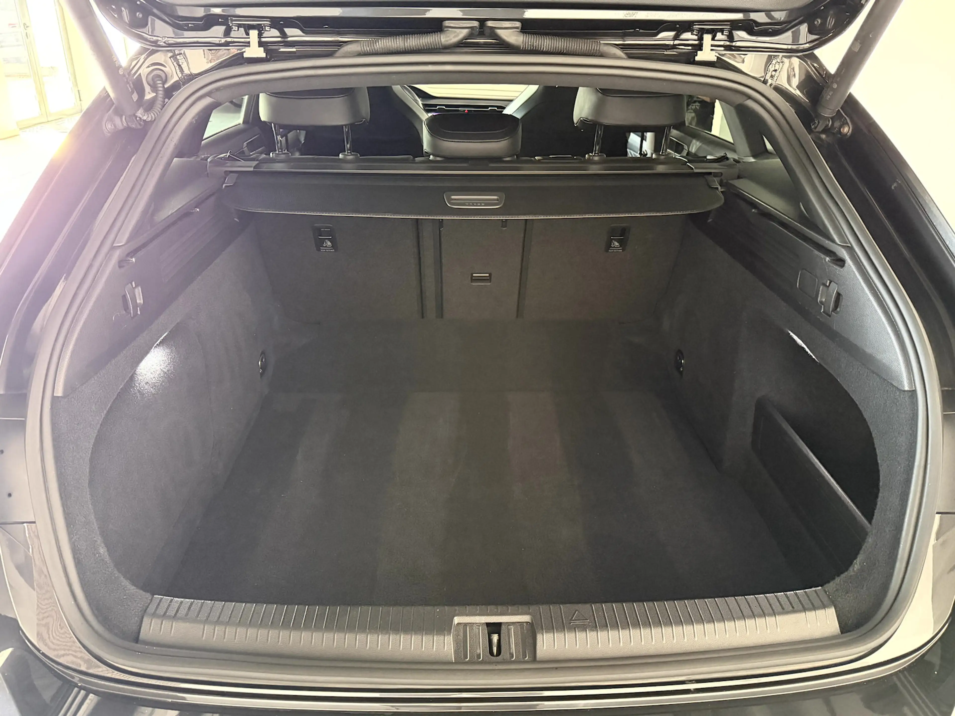 Volkswagen Arteon Shooting Brake 2.0TSI R Line*Pano*HUD*360* — photo 7