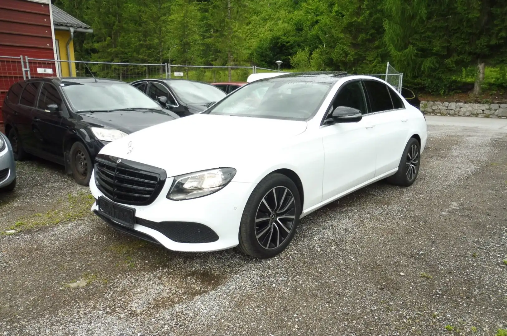 Mercedes-Benz E 200 E -Klasse Lim. E 200 d Weiß - 1