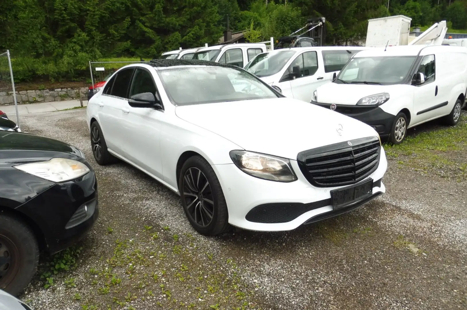 Mercedes-Benz E 200 E -Klasse Lim. E 200 d Weiß - 2