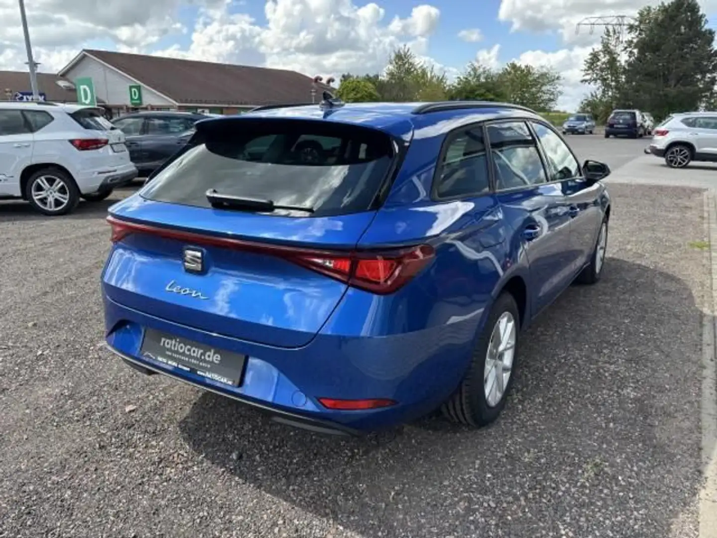 SEAT Leon LEON SPORTSTOURER ROAD EDITION 1.5 TSI AHK-VORB. Azul - 2