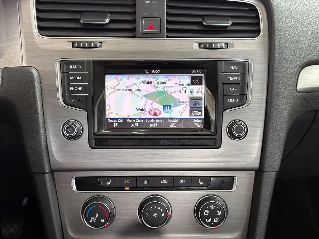 Volkswagen Golf VII 1.6 TDI | Navi | PDC | Massage | Tempom Bild 16
