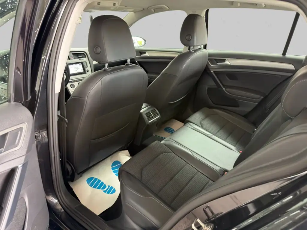 Volkswagen Golf VII 1.6 TDI | Navi | PDC | Massage | Tempom Bild 12