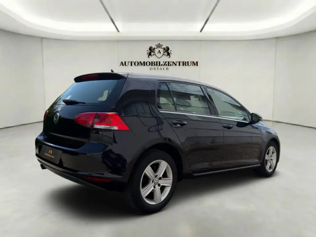 Volkswagen Golf VII 1.6 TDI | Navi | PDC | Massage | Tempom Bild 5