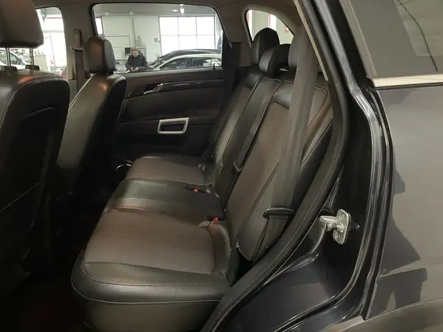 Opel Antara view 9