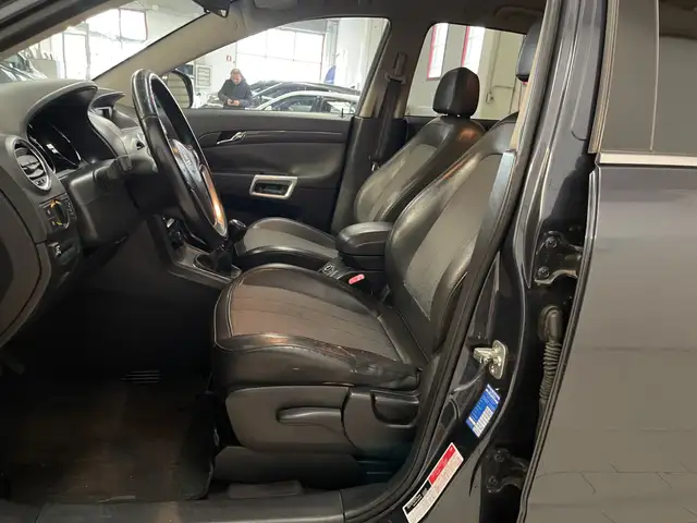 Opel Antara view 8