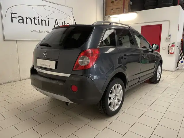 Opel Antara view 3