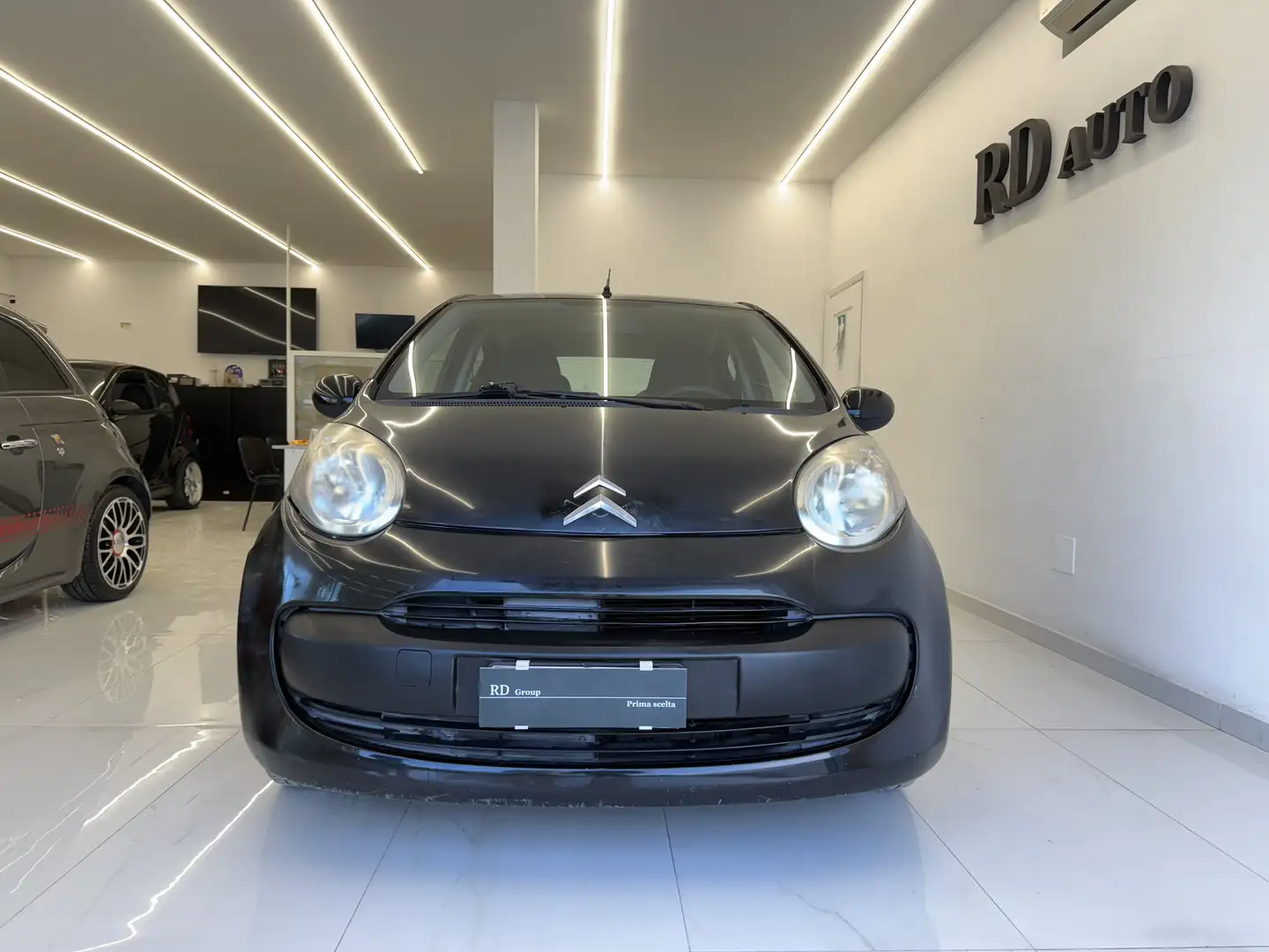 Citroen C1 5p 1.0 68 cv okneopatentati Nero - 2
