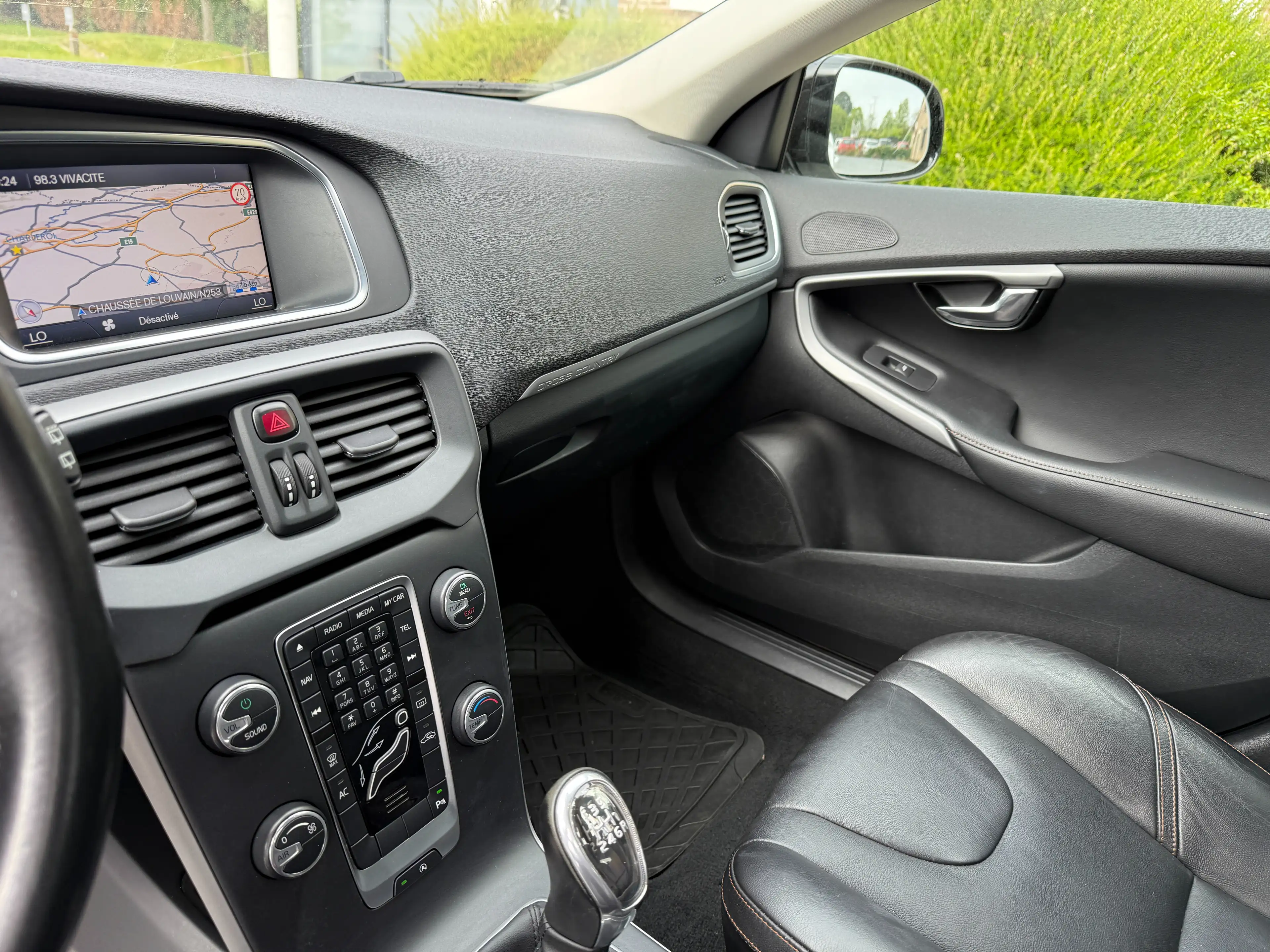 Volvo V40 Cross Country V40 Cross Country 2.0 D3 — photo 15