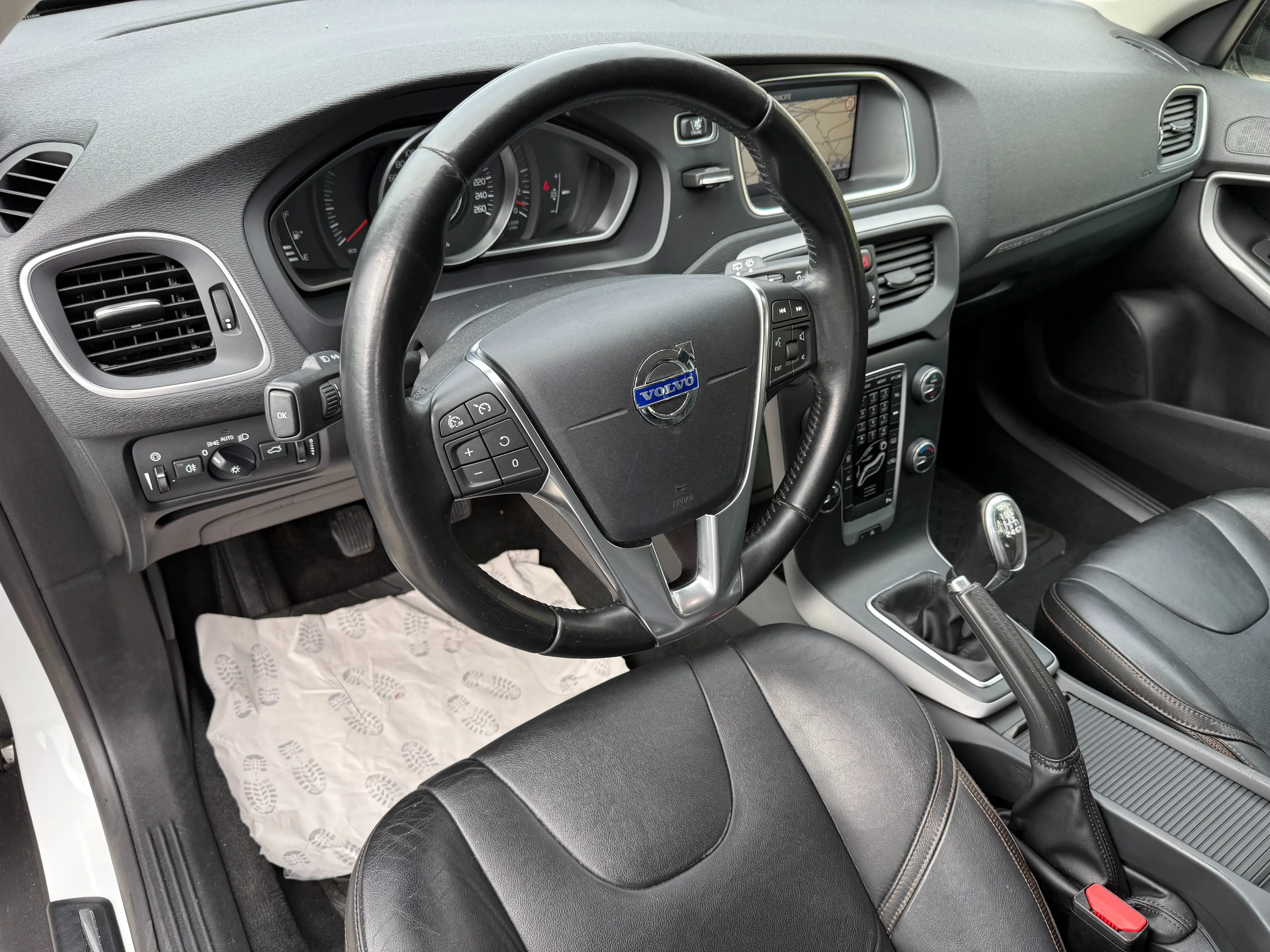 Volvo V40 Cross Country V40 Cross Country 2.0 D3 — photo 13