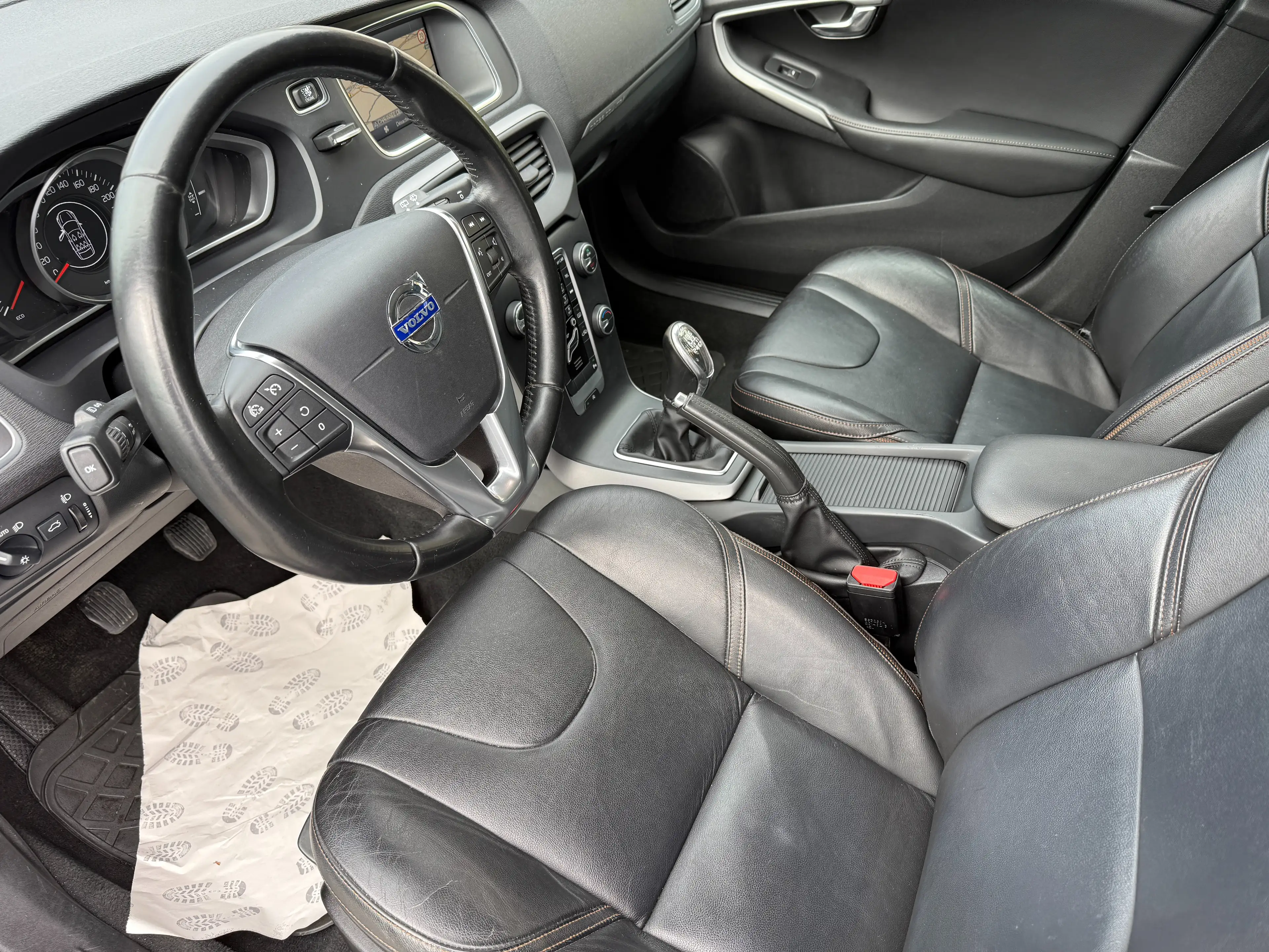 Volvo V40 Cross Country V40 Cross Country 2.0 D3 — photo 12