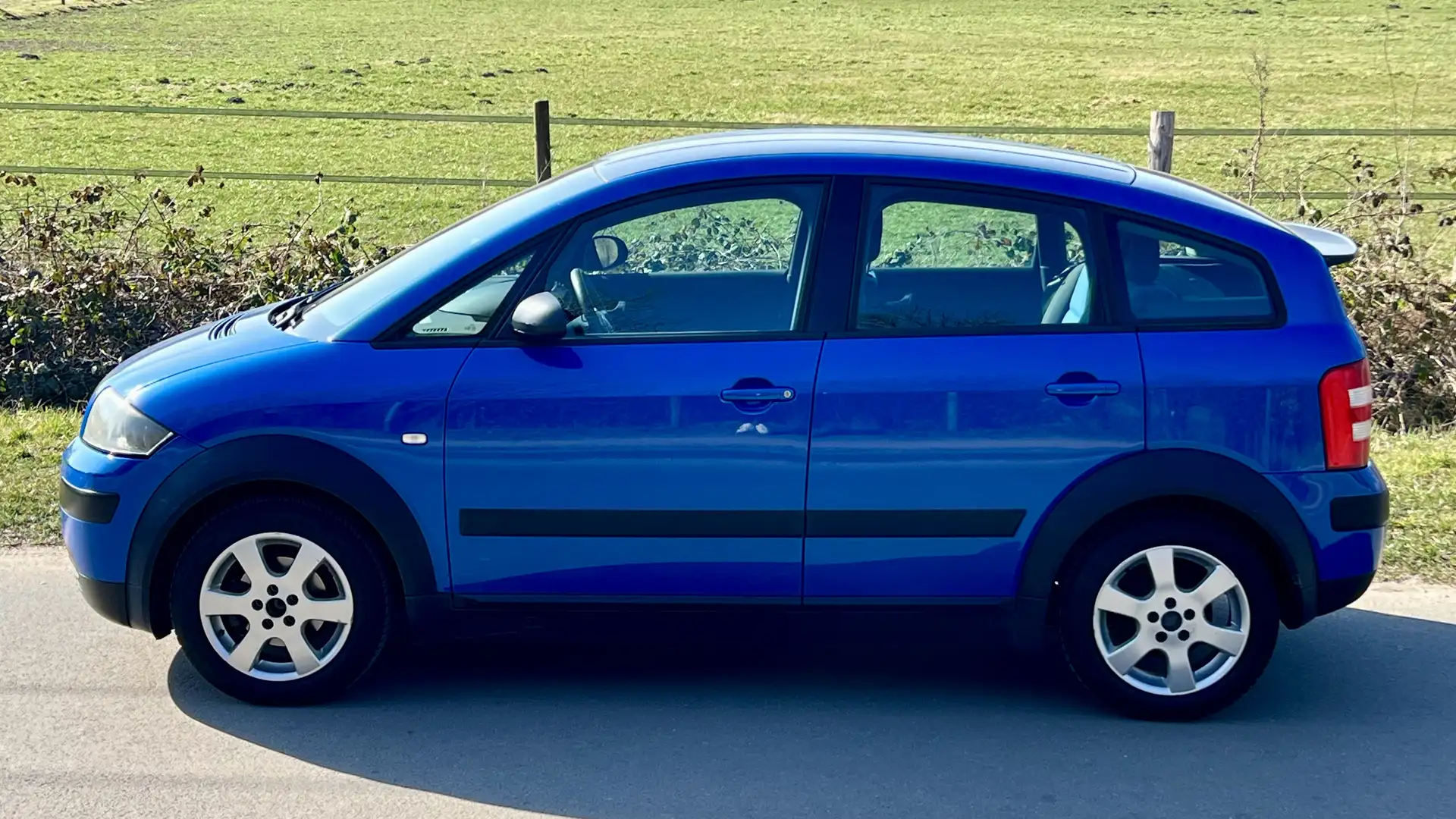 Audi A2 1.4 Blau - 2