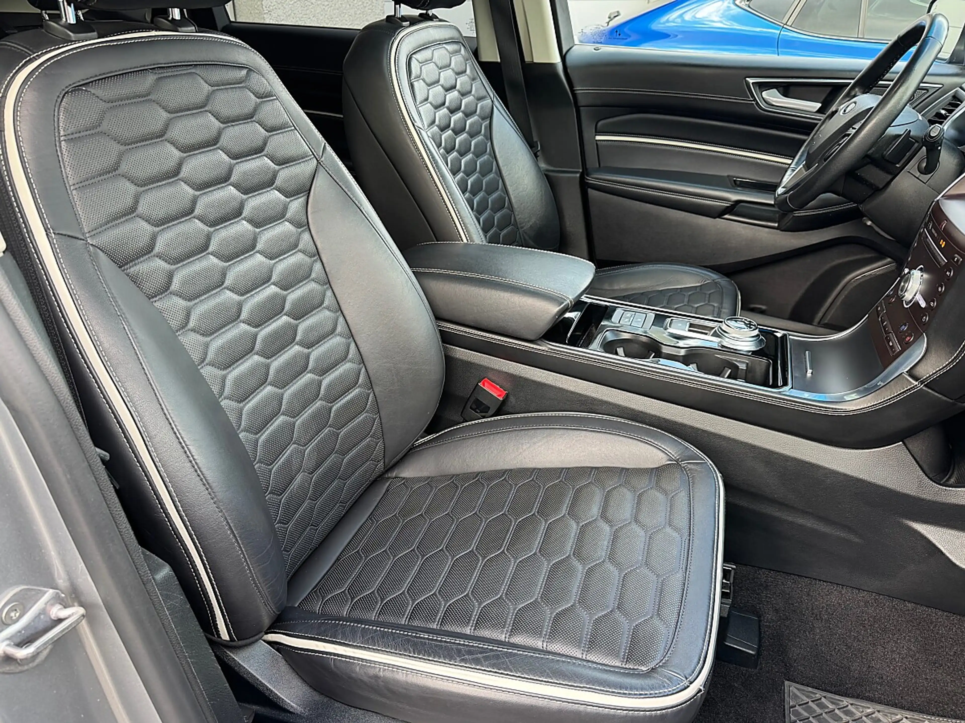 Ford Edge 2,0 EcoBlue SCR 4x4 Vignale Aut. — photo 12