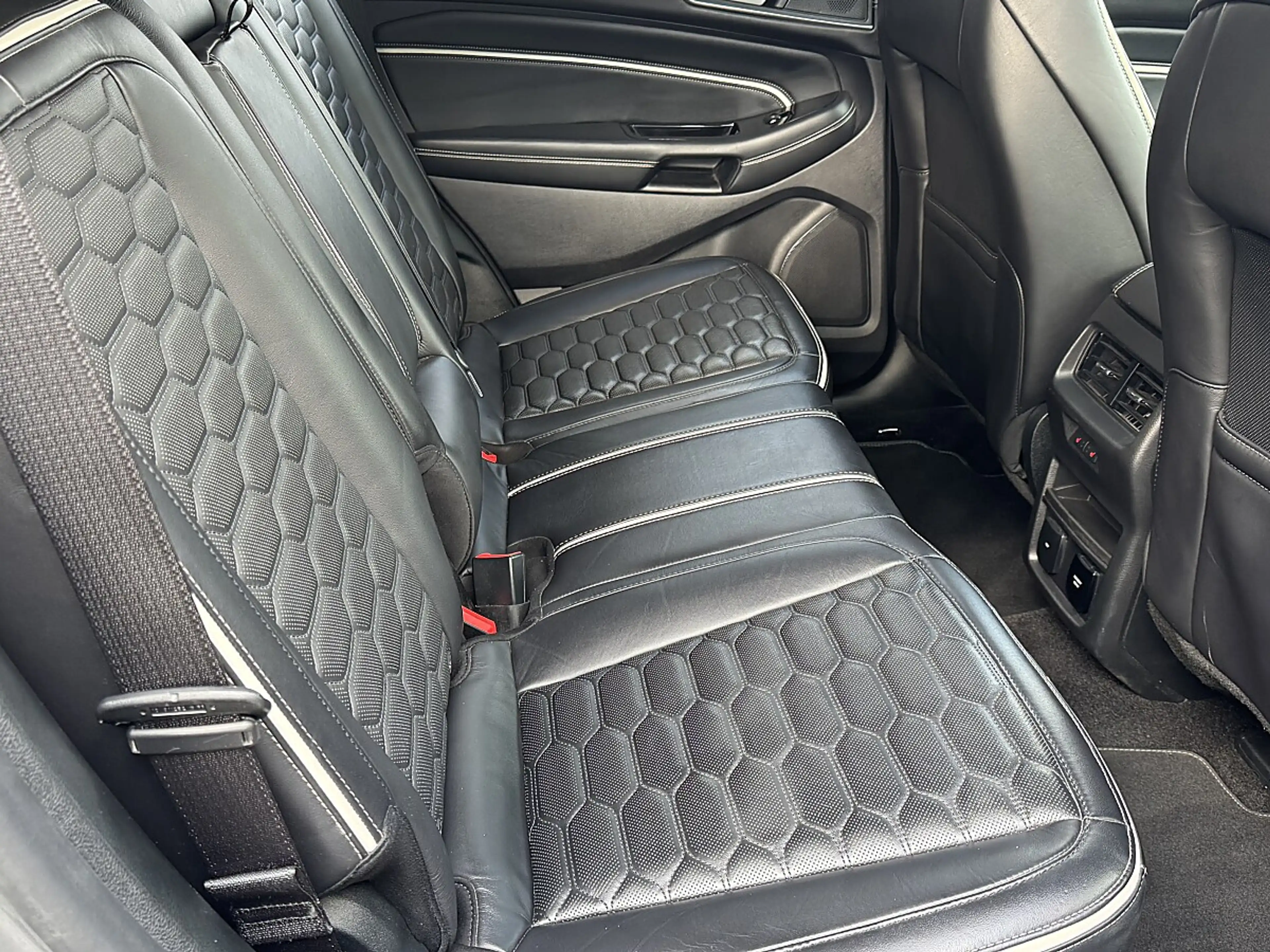 Ford Edge 2,0 EcoBlue SCR 4x4 Vignale Aut. — photo 15