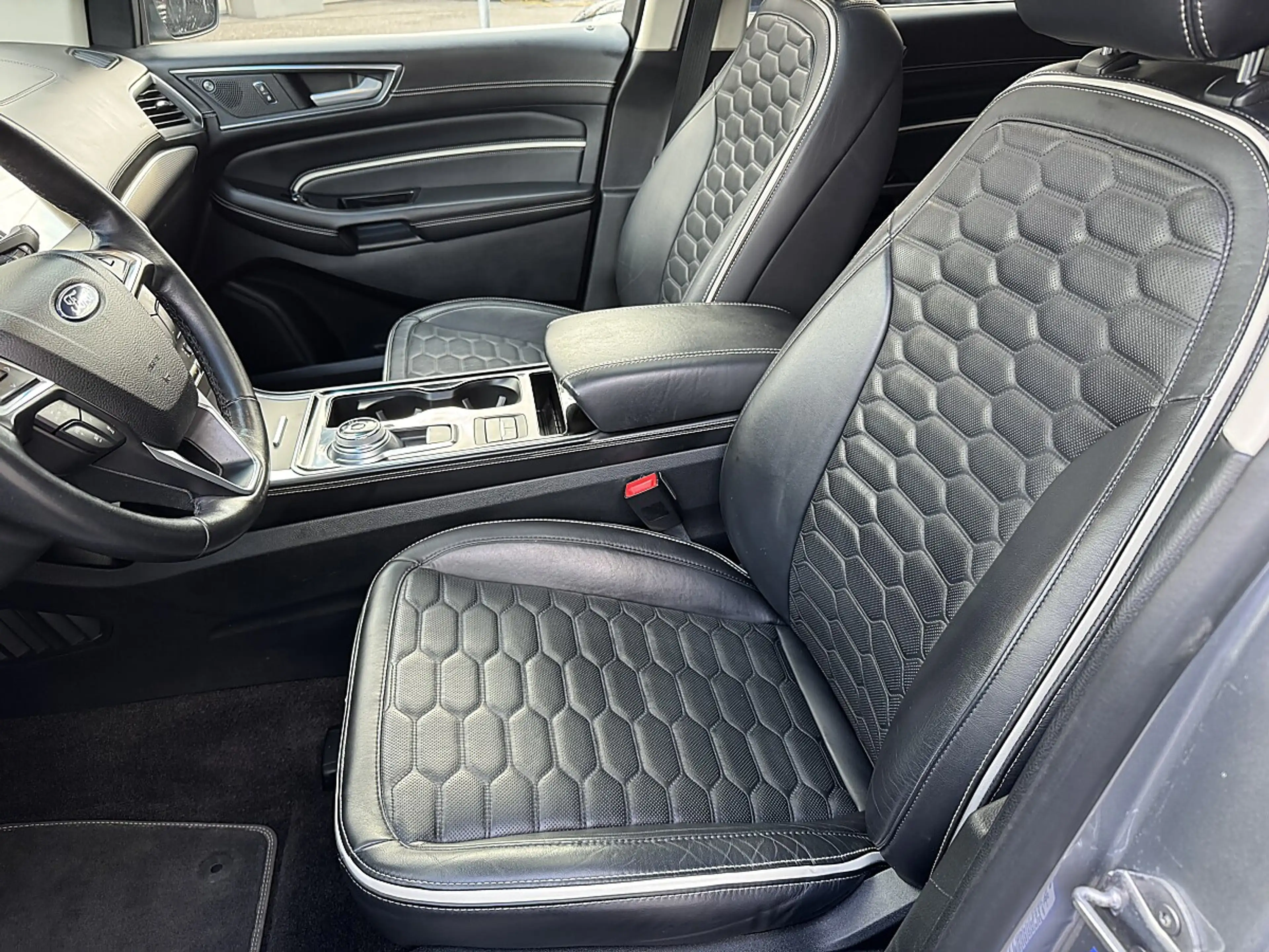 Ford Edge 2,0 EcoBlue SCR 4x4 Vignale Aut. — photo 11
