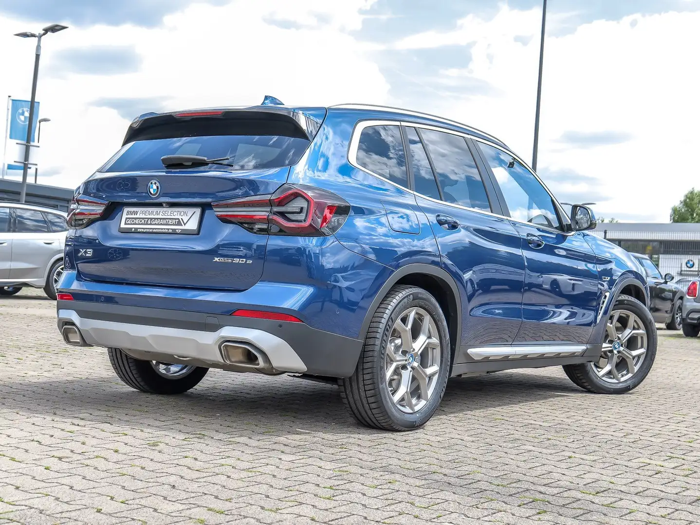 BMW X3 xDrive30e AHK Laser HuD ACC PA+ HiFi DAB Blauw - 2